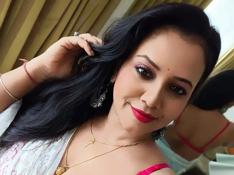 Housewife Call Girls in Noida